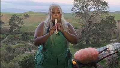 Lizzo And Her Recorder Took A Trip To The Shire To Pay Homage To Lord Of The Rings, And It's Utterly Delightful