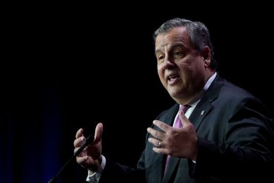 GOP presidential candidate Chris Christie calls Trump a ‘one man crime wave’