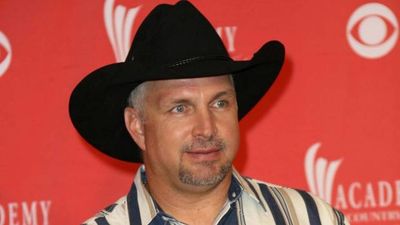 After Bud Light, Ukraine ‘Scandals,’ Garth Brooks Surprises Again