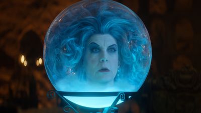 That Time Jamie Lee Curtis Tried To Film Madame Leota Scenes For Haunted Mansion While Her Head Was In A Real Crystal Ball