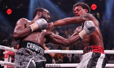 Terence Crawford wins undisputed welterweight crown with beatdown of Errol Spence