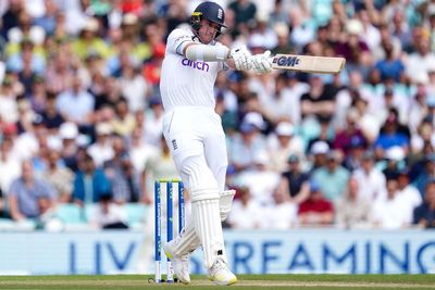 Stuart Broad six in final innings sets Australia 384 to win fifth Ashes Test