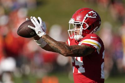 WATCH: Chiefs WR Skyy Moore hauls in show-stopping sideline catch