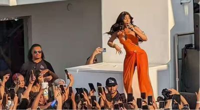 Cardi B throws microphone on person during her performance, here is why