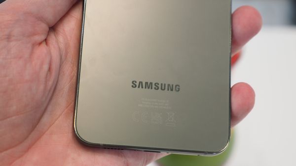 Samsung Galaxy S24 Series Tipped To Arrive With Satellite Communication  Support Like iPhone 15: Report - Tech