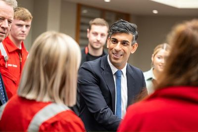 In pictures: Rishi Sunak visits Shell gas plant during visit to Scotland