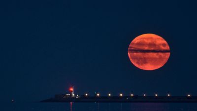 August's Full Sturgeon Moon rises tomorrow, 1st of 2 supermoons this month