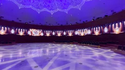 Immersive Event Space Transforms with the Help of Extron