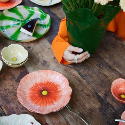 Missed out on the TikTok famous Bordallo flower plate? We hunted down 3 equally gorgeous alternatives