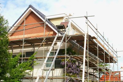 2 Home Improvement Stocks to Buy Today, 1 to Watch From a Distance