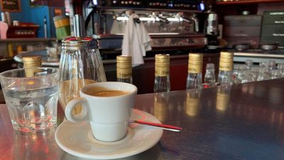 Paris helps cafés offering €1 espressos by putting them on the map