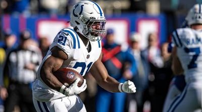 Colts RB Zack Moss Suffers Broken Arm in Practice, per Report