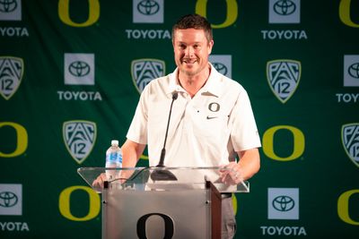Oregon coach Dan Lanning took a brutal parting shot at Colorado for leaving the Pac-12