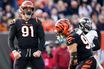 Bengals giving Trey Hendrickson rest days due to lower body issue