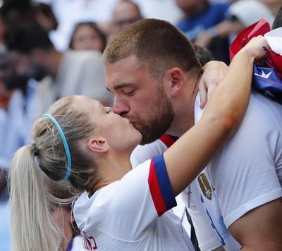 8 adorable Julie and Zach Ertz photos of the couple over the years