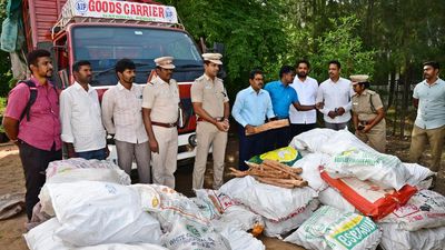 Coimbatore city police seize over one tonne of sandalwood smuggled from Kerala to Tamil Nadu