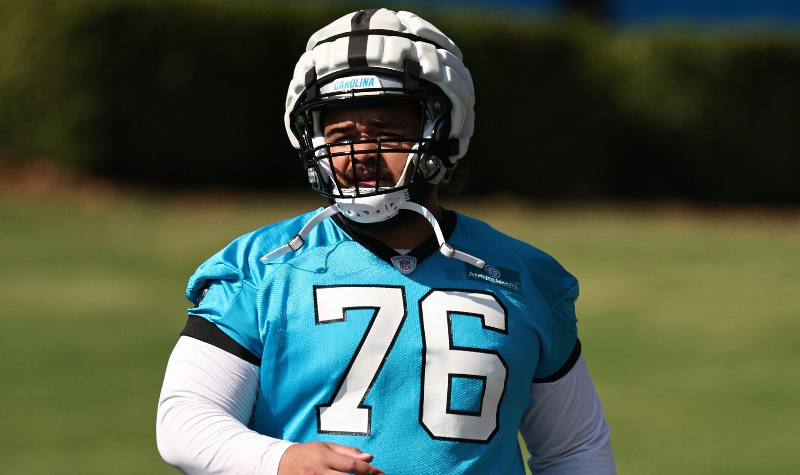 Bears claim Panthers DT Roy off waivers