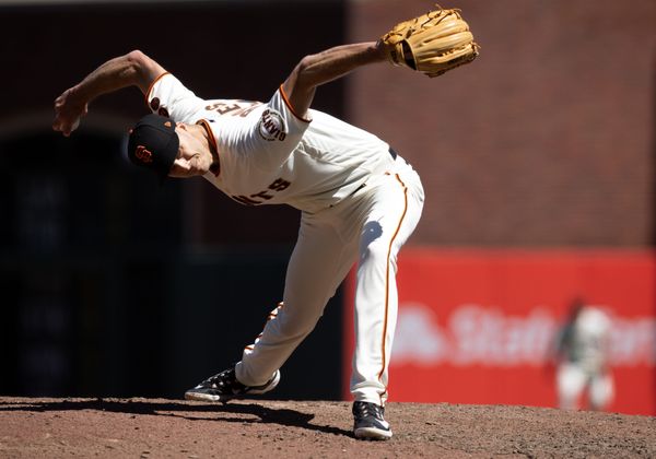 Slow motion video of Tyler Rogers’ submariner rising slider shows how impossible it is to hit