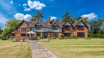 Own A Piece Of Literary History: Shakespeare’s Manor House Hits The Market