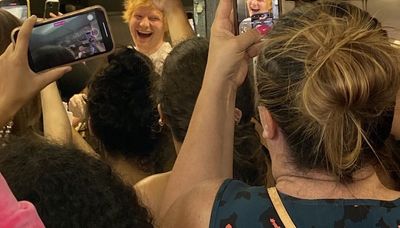 Ed Sheeran serves Chicago-style hot dogs at famously foul-mouthed eatery Wieners Circle