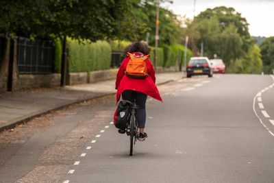 Neighbourhoods to cut car use in Scotland backed by roads experts, survey suggests