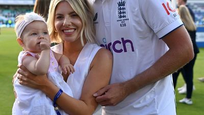 Stuart Broad says goodbye in style