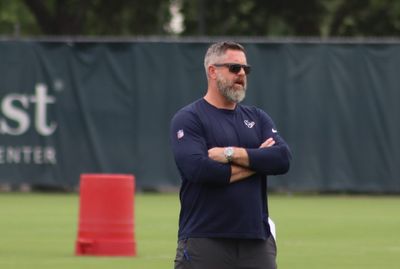 Texans DC Matt Burke walks through decision to have DeMeco Ryans call the defense