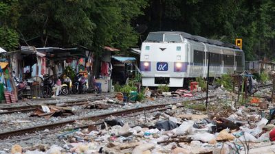 Pics of 'rubbish' railway go viral