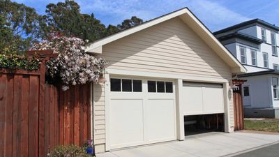 Does opening the garage door help to keep your house cool?