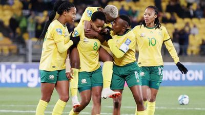 South Africa stun Italy to reach Women's World Cup last 16