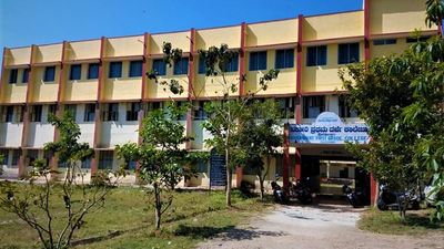 Not paid for 3 months, guest lecturers in Karnataka seek rations, LPG cylinder