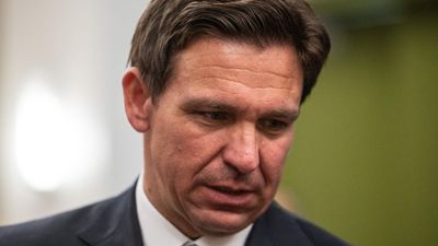 ‌DeSantis Llama A Washington DC Un ‘Pantano’ Mientras Apoya A Trump Después De La Acusación