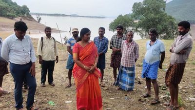 Godavari flood victims in Chintoor Agency of Andhra Pradesh choose to stay put in relief camps