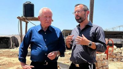 Israeli Agriculture Minister Applauds Farmers’ Role In Protecting State Lands