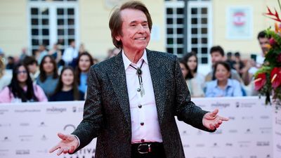 ‌Raphael Suspende Un Concierto En Roses Por Una Inflamación En Las Vías Respiratorias‌