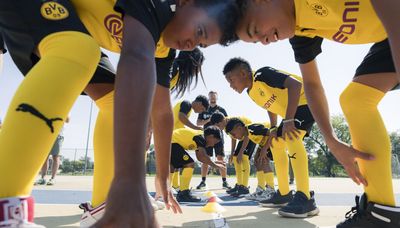 Immigrant and local youth train with Borussia Dortmund World Cup winner: ‘It’s all about becoming Chicagoans’