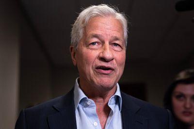 JPMorgan CEO Jamie Dimon complains that downgrading U.S. credit rating doesn’t make sense when so many countries rely on Washington for security