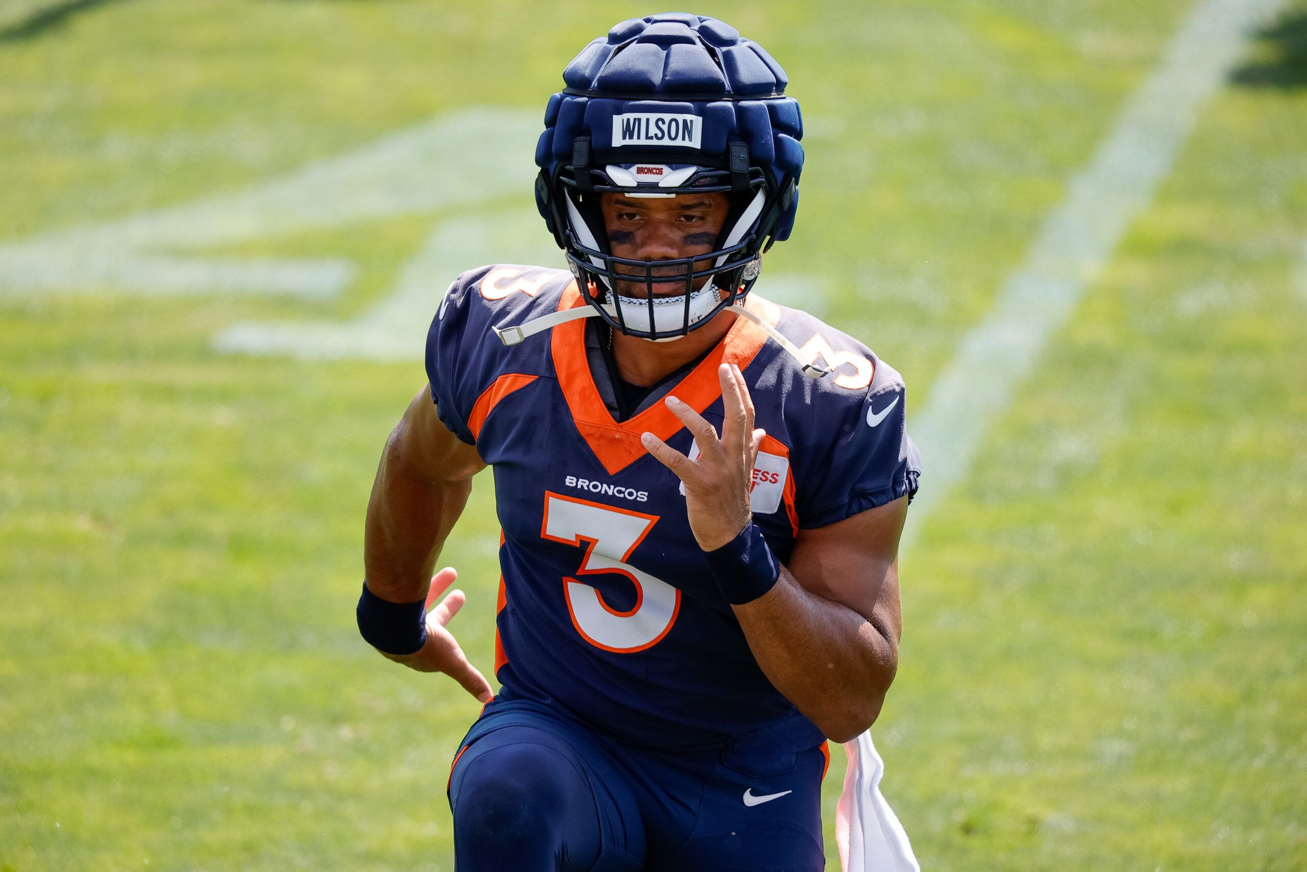 After Griffith suffers injury, Broncos sign Austin Ajiake, Denver Broncos