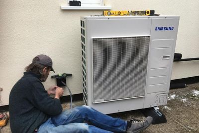 Authority on heat pumps backs plans to downgrade fossil fuel systems in Scotland