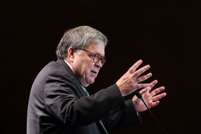 Barr tears Trump's 1st Amendment defense