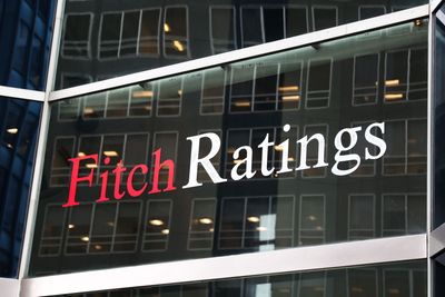 Fitch Ratings Downgrades US Credit Rating Amid Governance Concerns