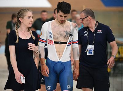 Track Worlds: Great Britain crash out in men's team pursuit qualifying