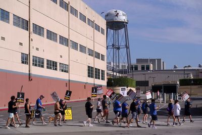 Why are actors making movies during the strike? What to know about SAG-AFTRA interim agreements
