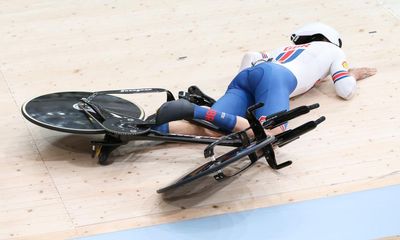 Great Britain crash out of men’s team pursuit at world cycling championships