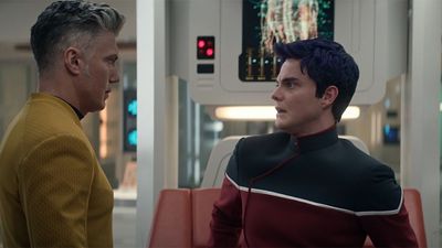 'Star Trek's' Jonathan Frakes on directing the 'Strange New Worlds' crossover episode