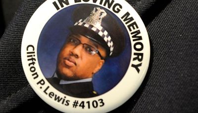 Clifton Lewis slaying: No new judge for gunman awaiting sentencing in cop’s murder