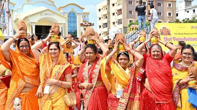 Grand ‘Sobha Yatra’ taken out ahead of Maha Yagam