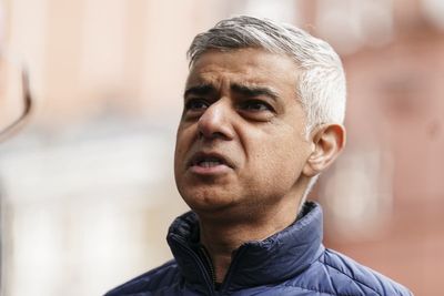 Sadiq Khan expands Ulez scrappage scheme after Keir Starmer criticism