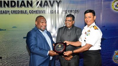 PM of Papua New Guinea visits Indian warships on port call at Port Moresby