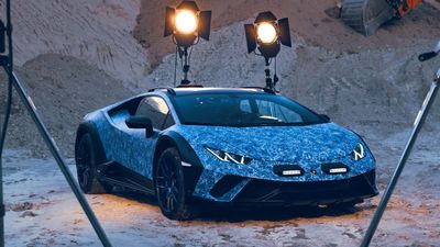 Lamborghini Huracan Sterrato Opera Unica Took 370 Hours To Paint